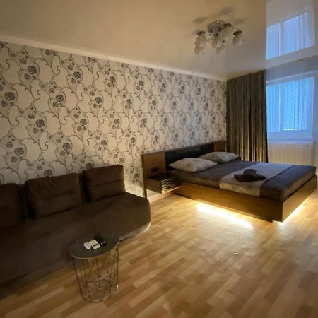 2 Комнатная Квартира, До 6 Спальных Мест Kryvy Rih Extérieur photo